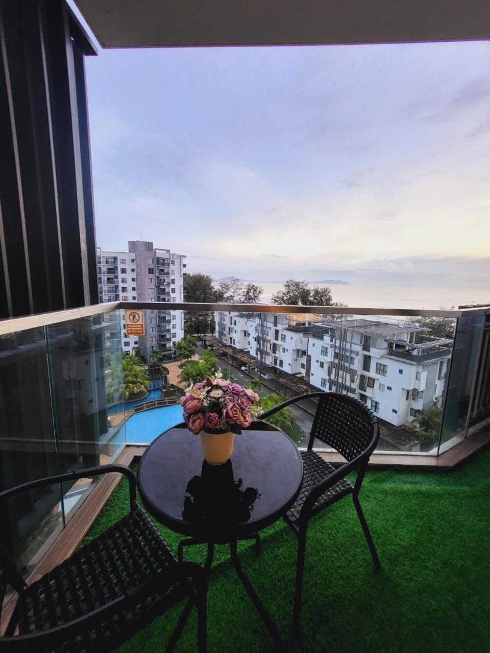 Timurbay By Irish Studio Suite Seaview Wifi Netflix Kuantan Exteriér fotografie