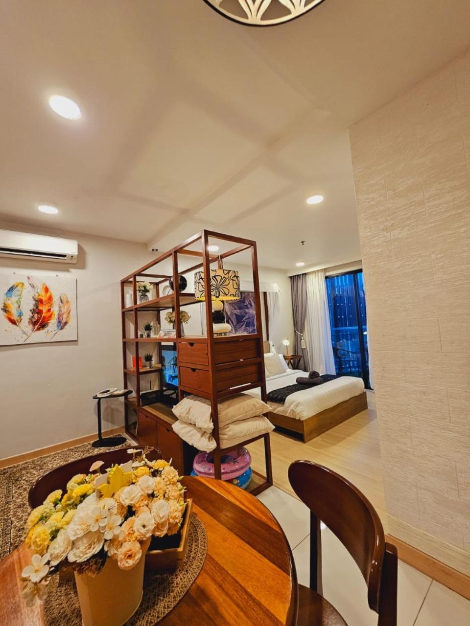 Timurbay By Irish Studio Suite Seaview Wifi Netflix Kuantan Exteriér fotografie